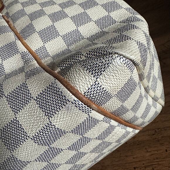 Louis Vuitton Damier Azur Totally MM Tote Bag - Picture 10 of 16